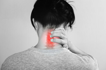 首・肩・腰・膝などに痛みがある